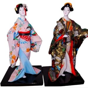 Beautiful Japanese Geisha and Samurai Gofun dolls good condition